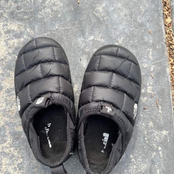 North face Mule black slippers children’s size 13 - Picture 4 of 5